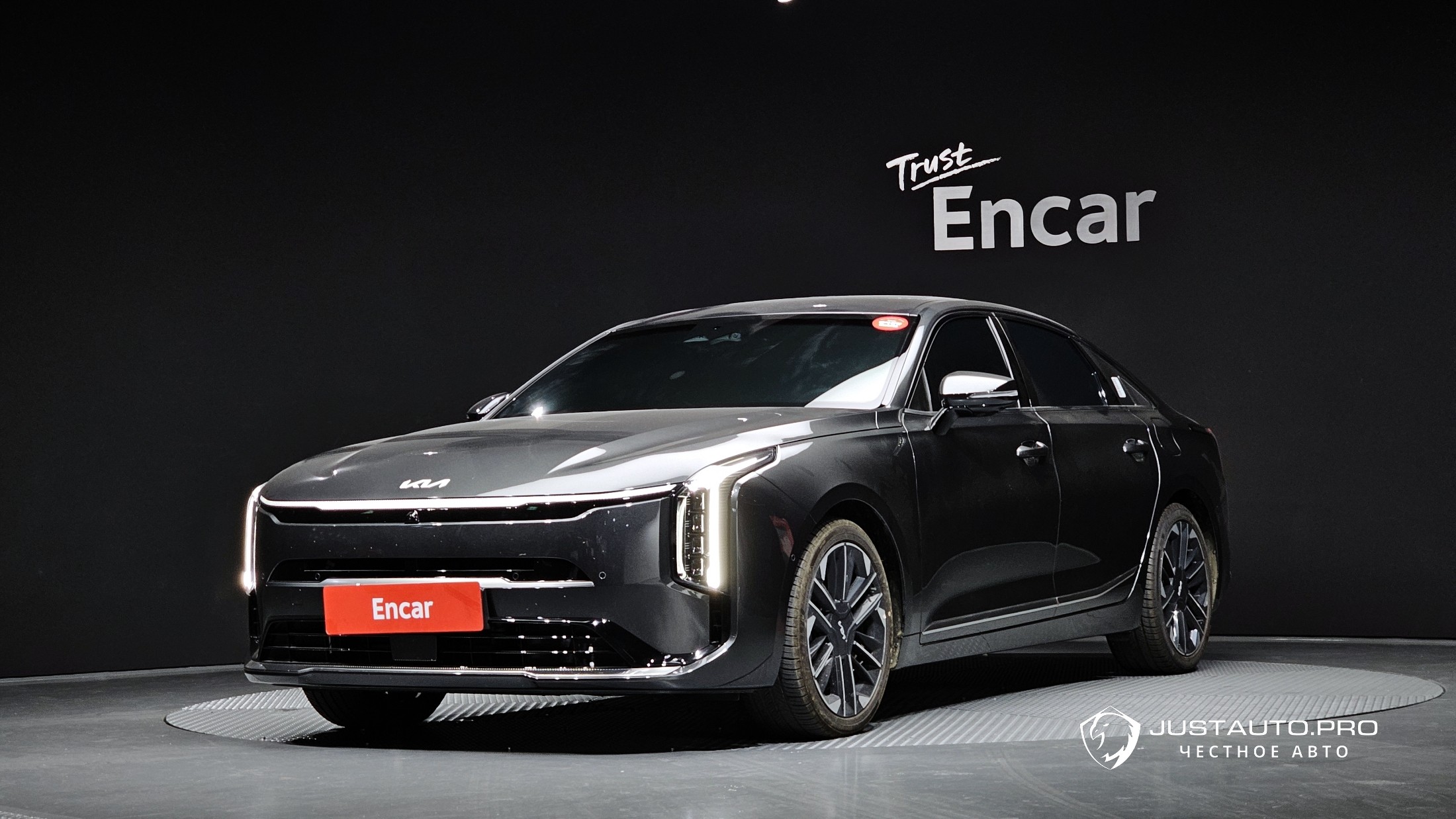 Автомобиль Kia K8