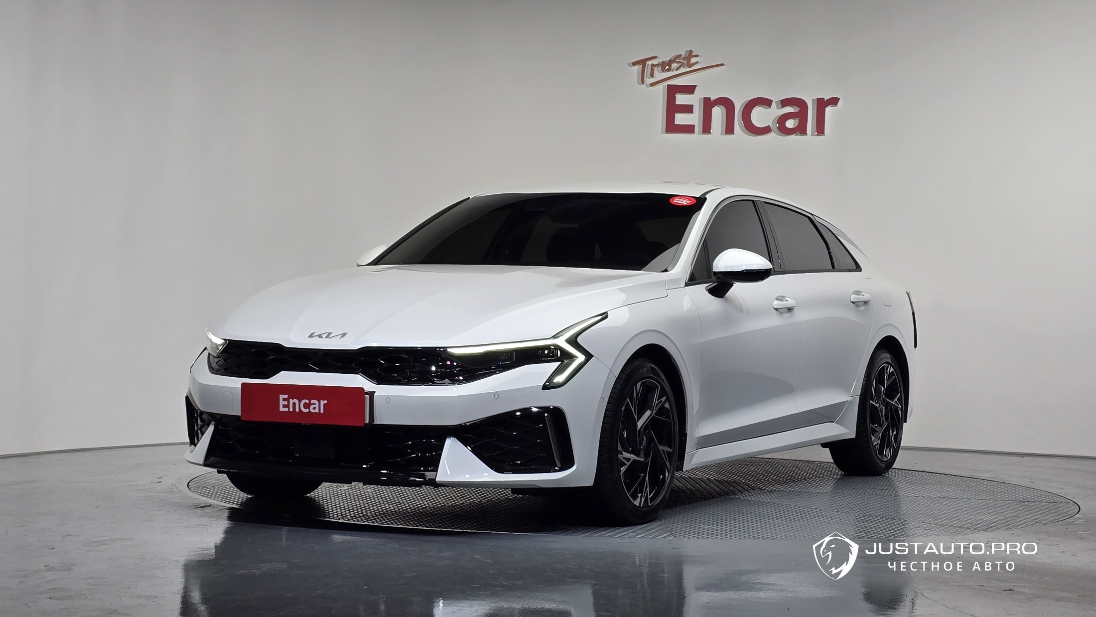 Автомобиль Kia K5