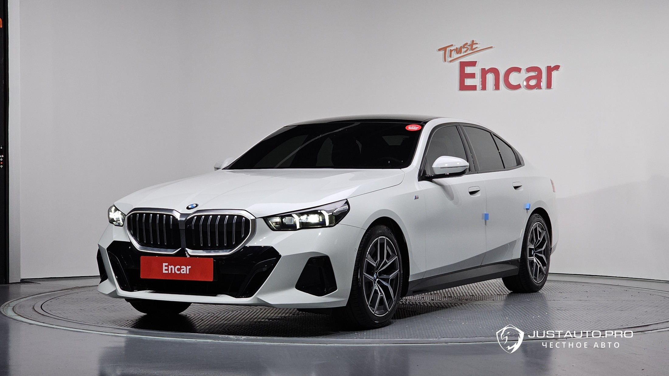 Автомобиль BMW 5-Series