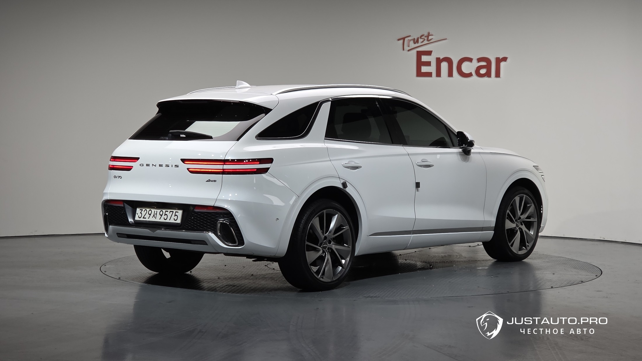 Автомобиль Genesis GV70