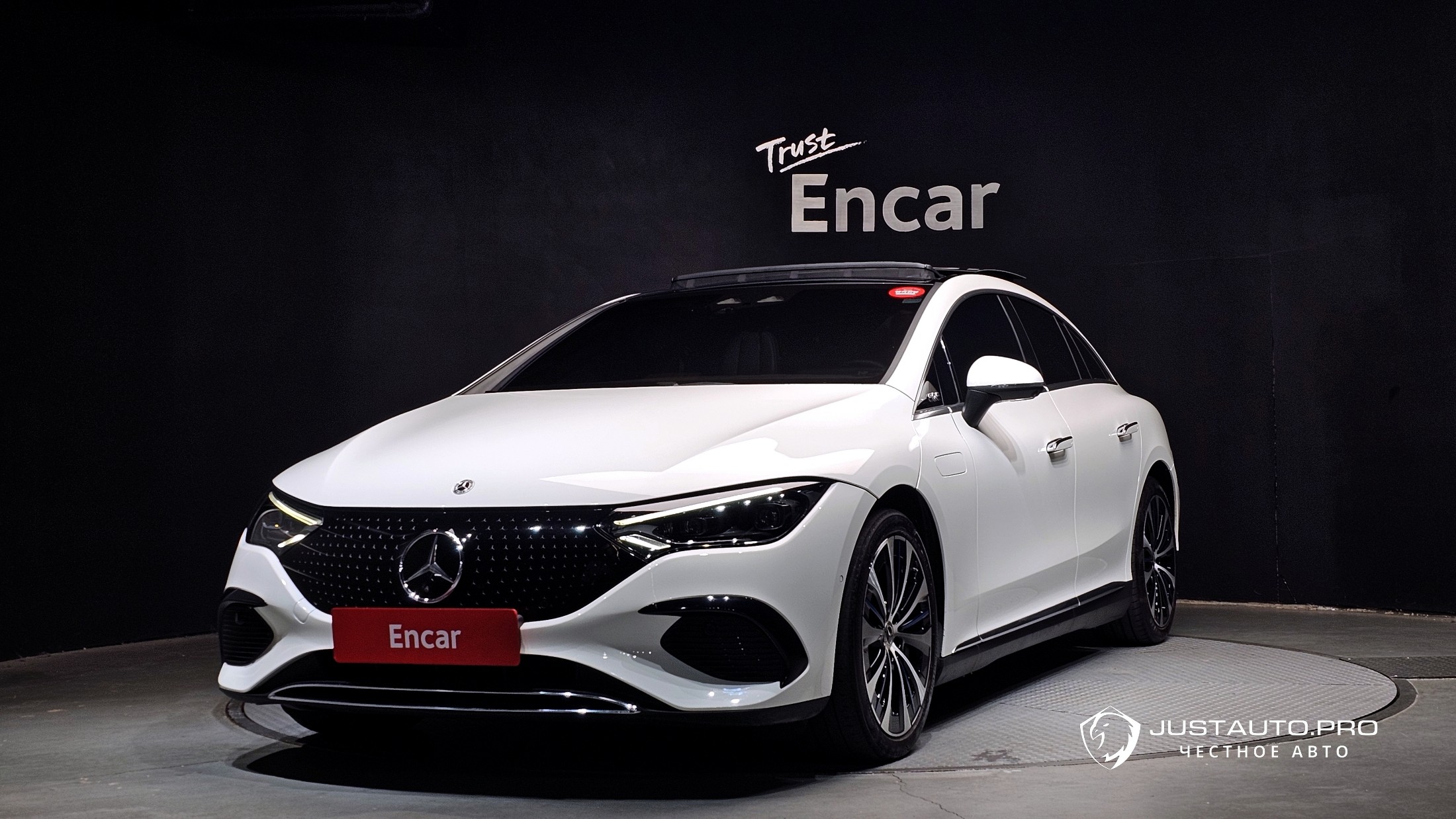 Автомобиль Mercedes-Benz EQE