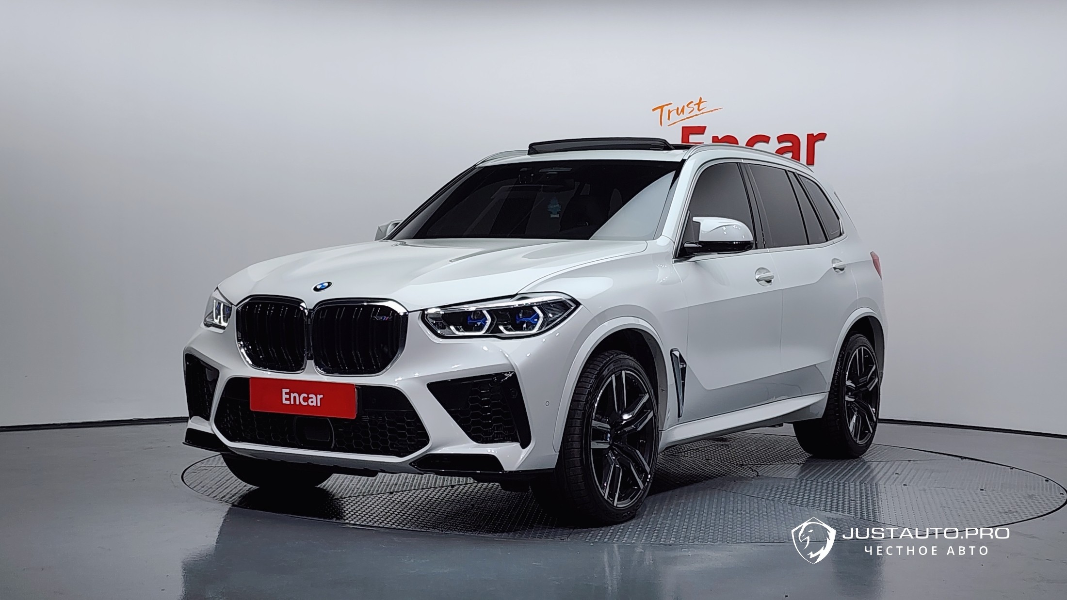 Автомобиль BMW X5M