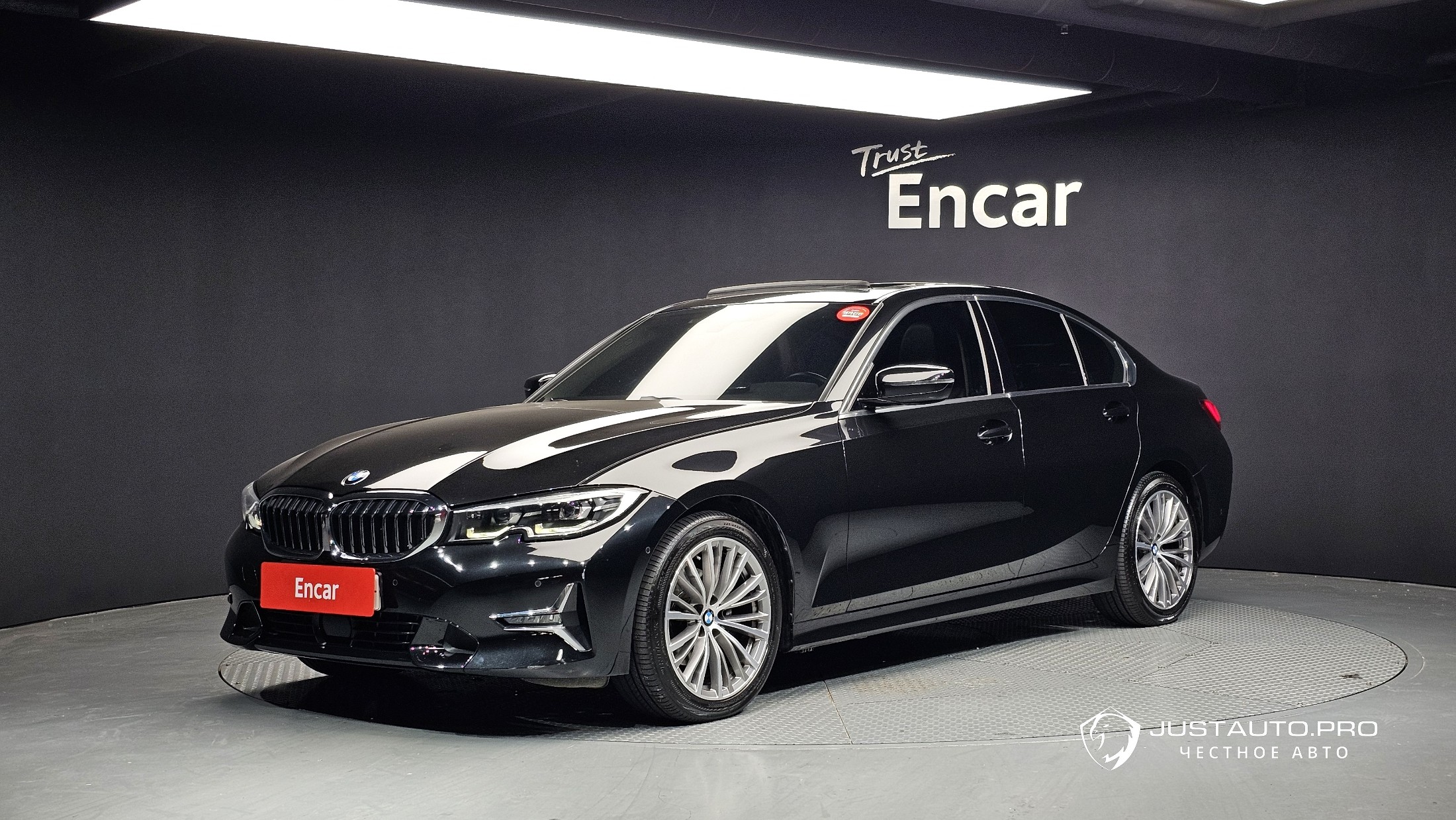 Автомобиль BMW 3-Series