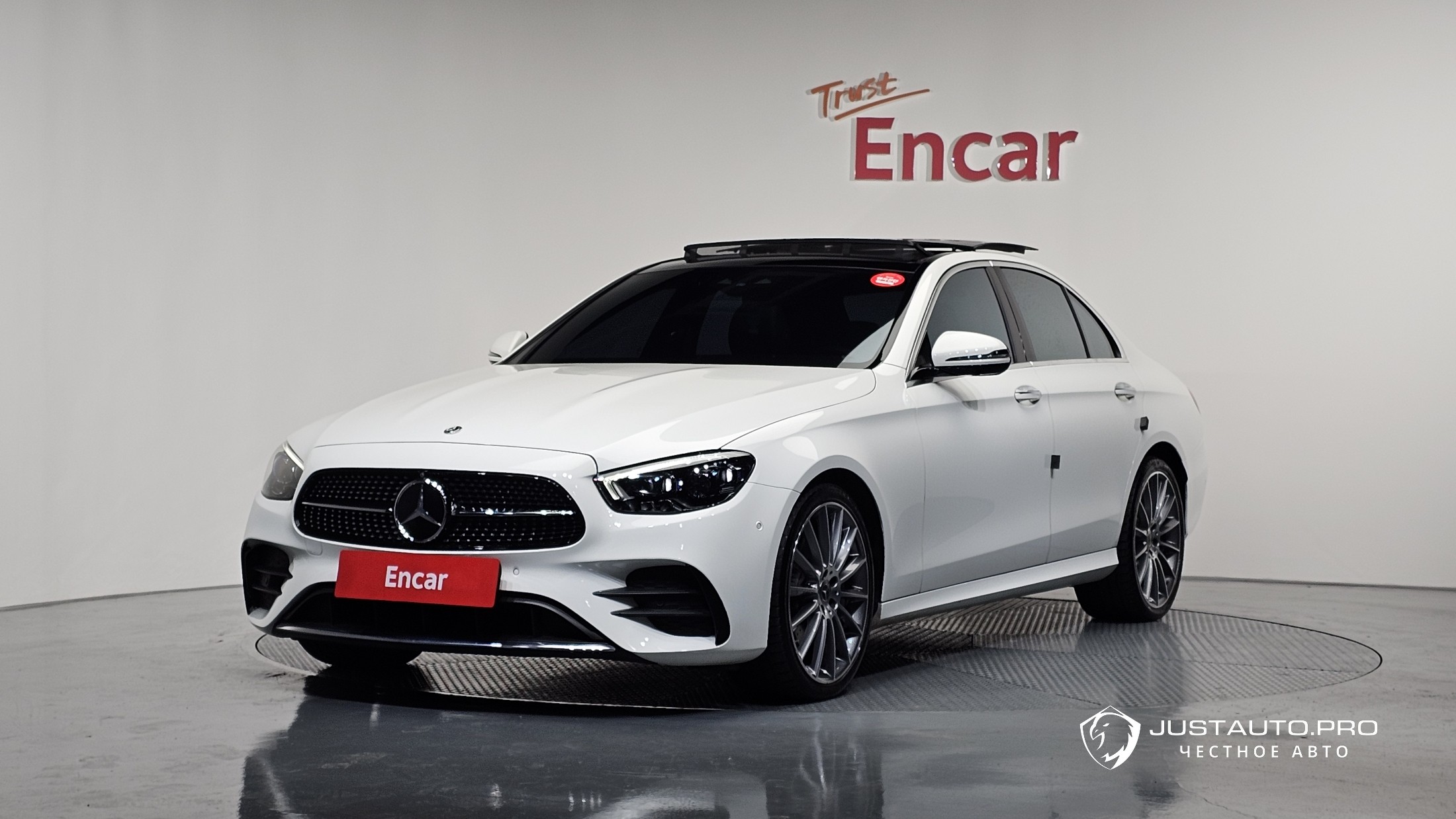 Автомобиль Mercedes-Benz E-Class