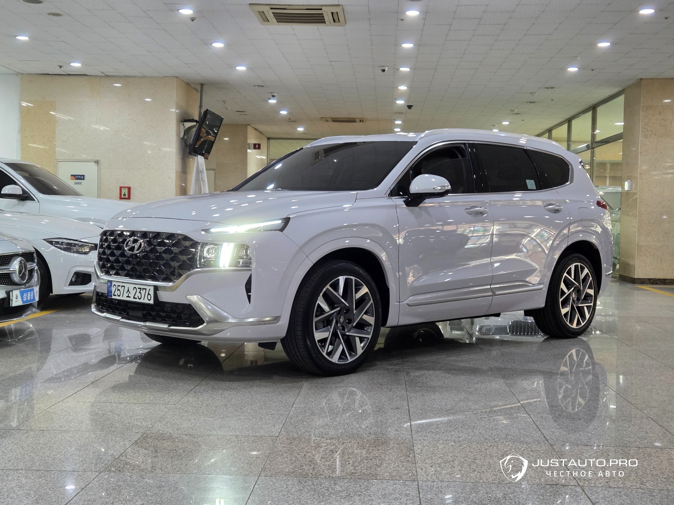 Автомобиль Hyundai Santafe
