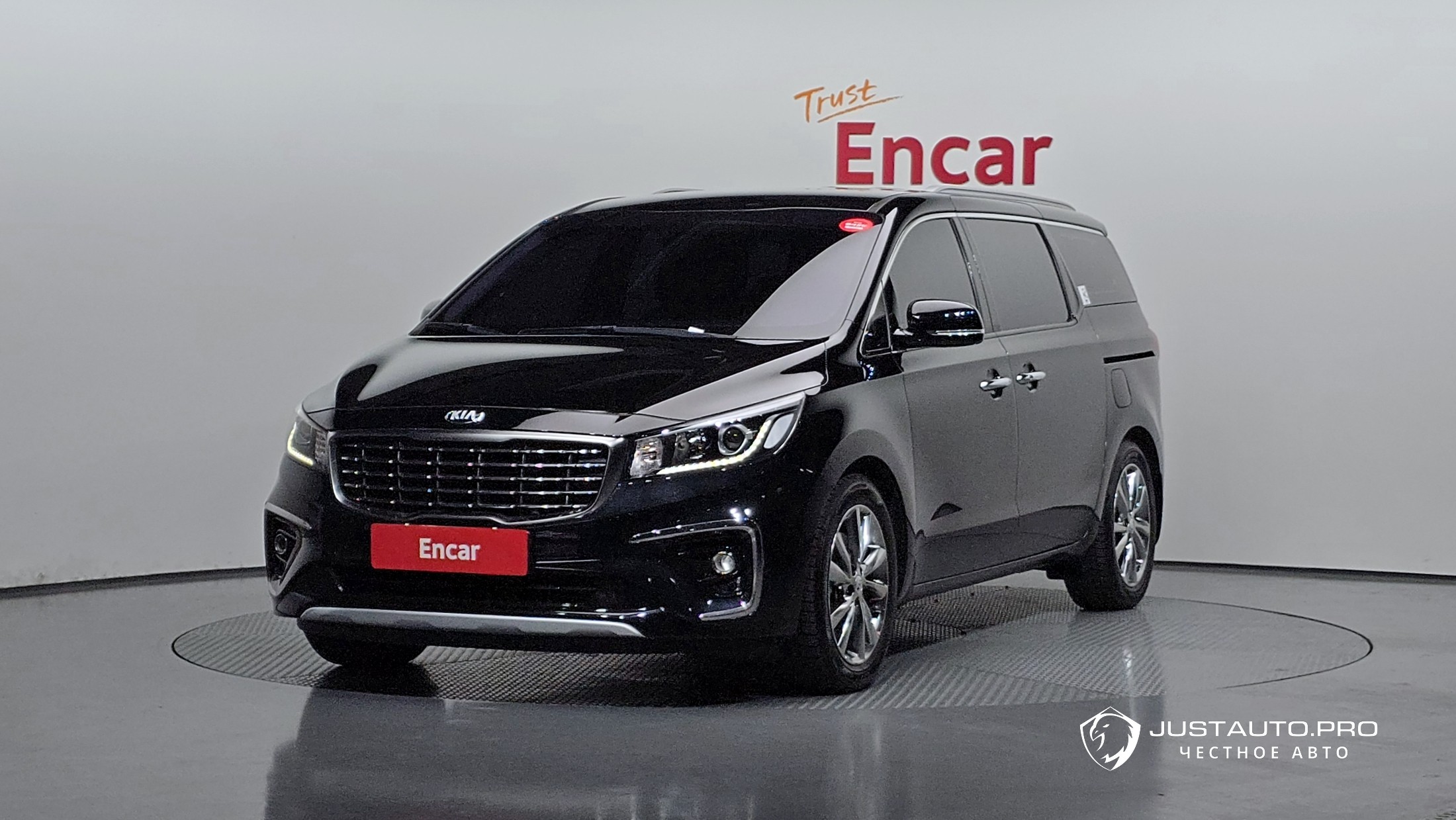 Автомобиль Kia Canival