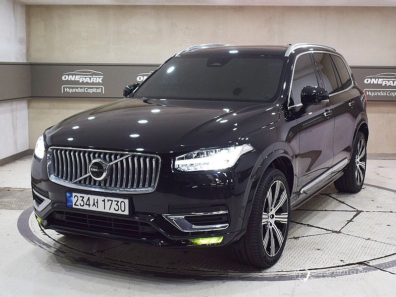Автомобиль Volvo XC90