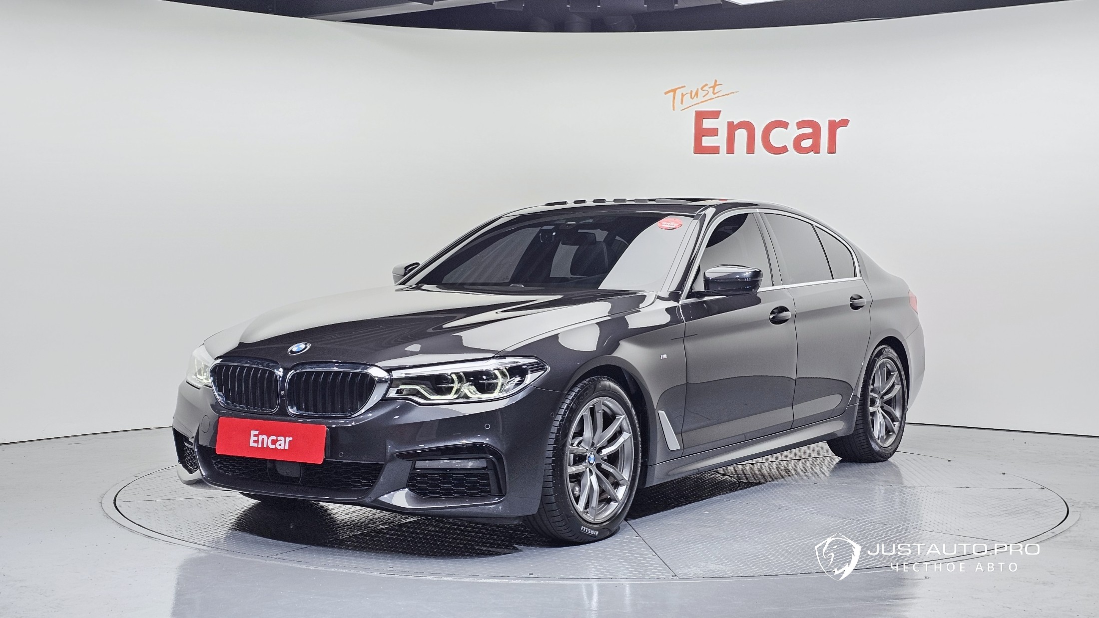 Автомобиль BMW 5-Series