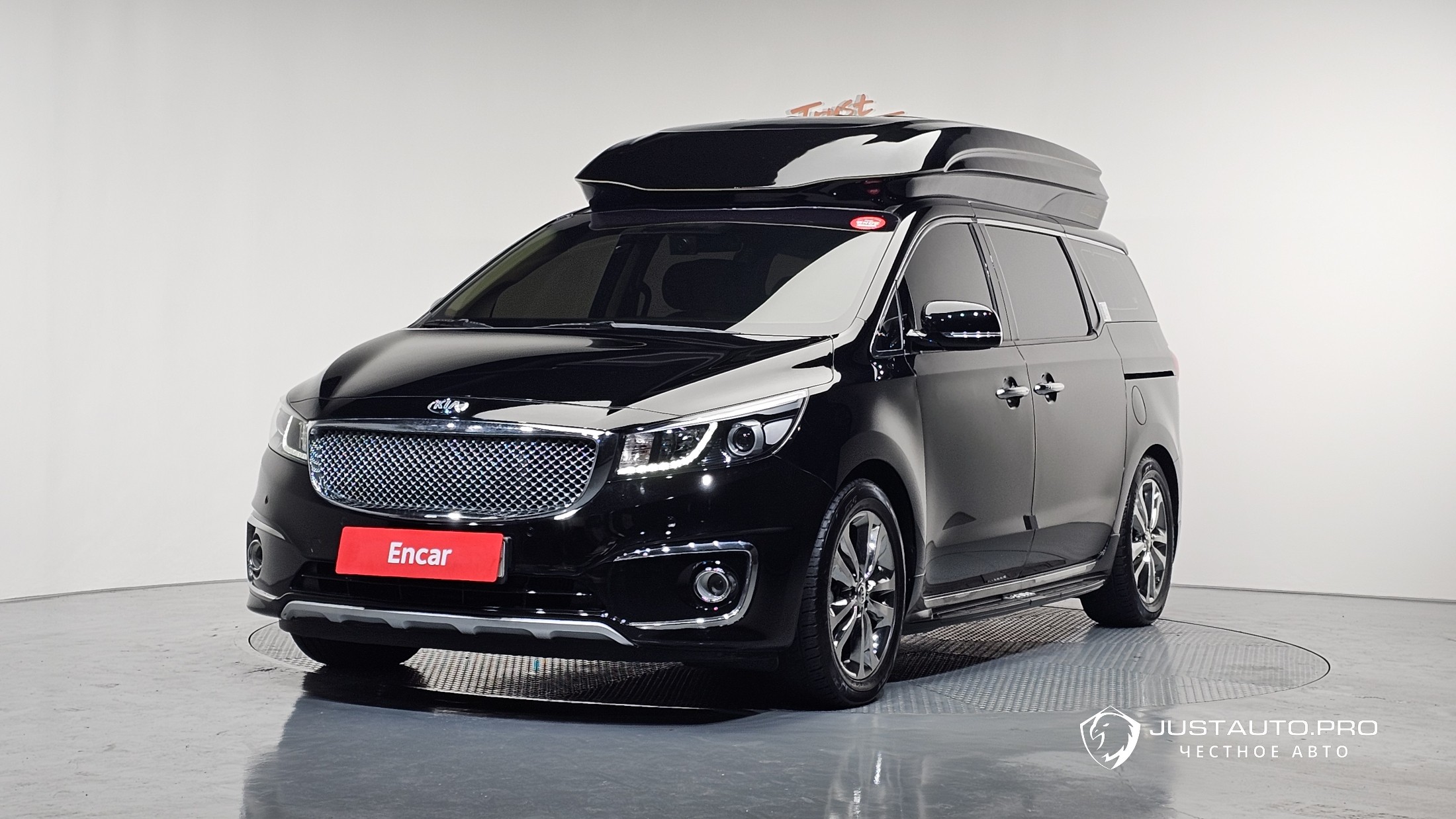 Автомобиль Kia Canival