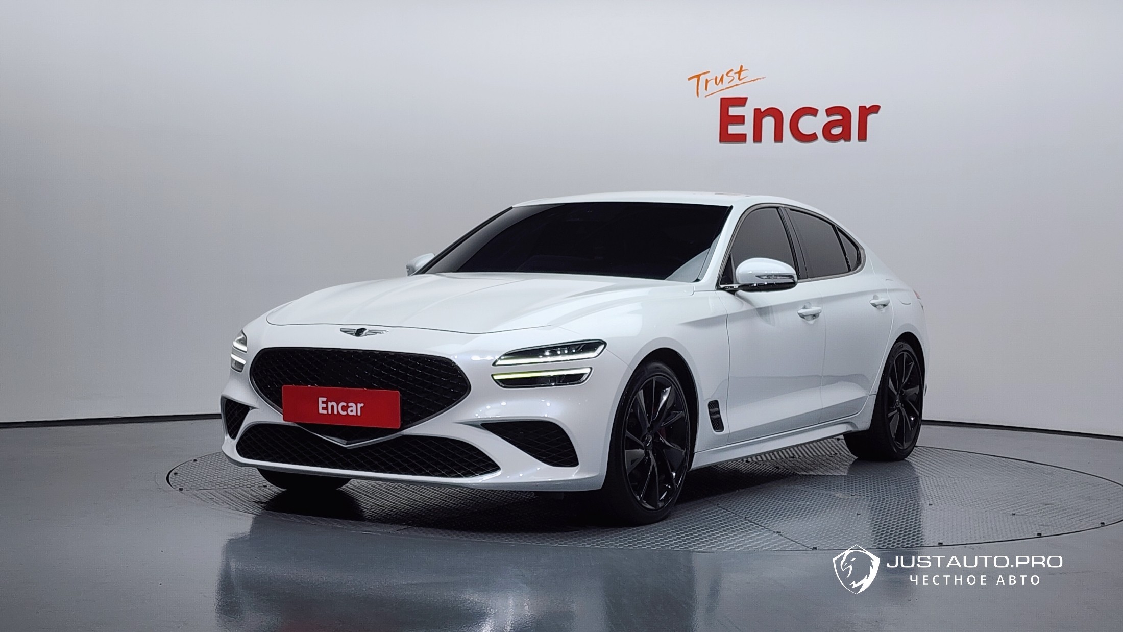 Автомобиль Genesis G70