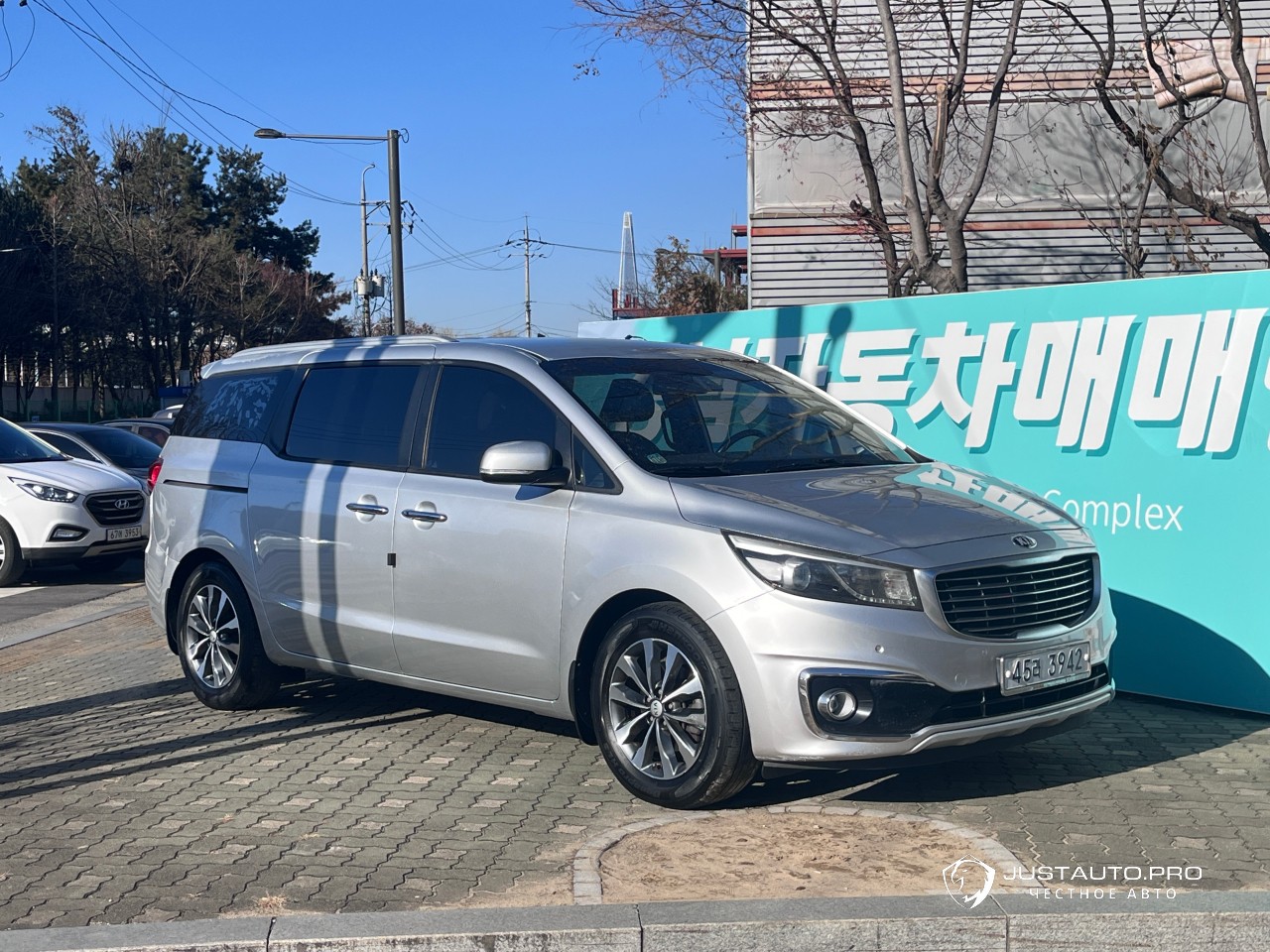 Автомобиль Kia Canival