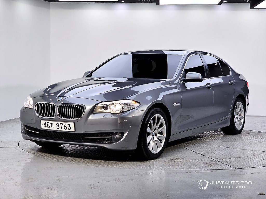 Автомобиль BMW 5-Series