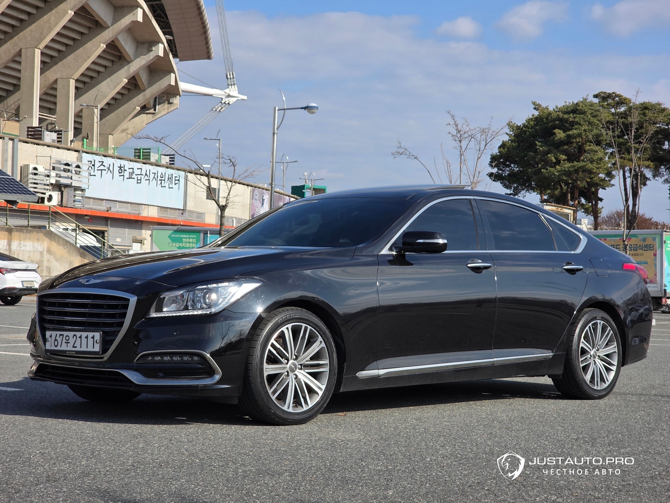 Автомобиль Genesis G80