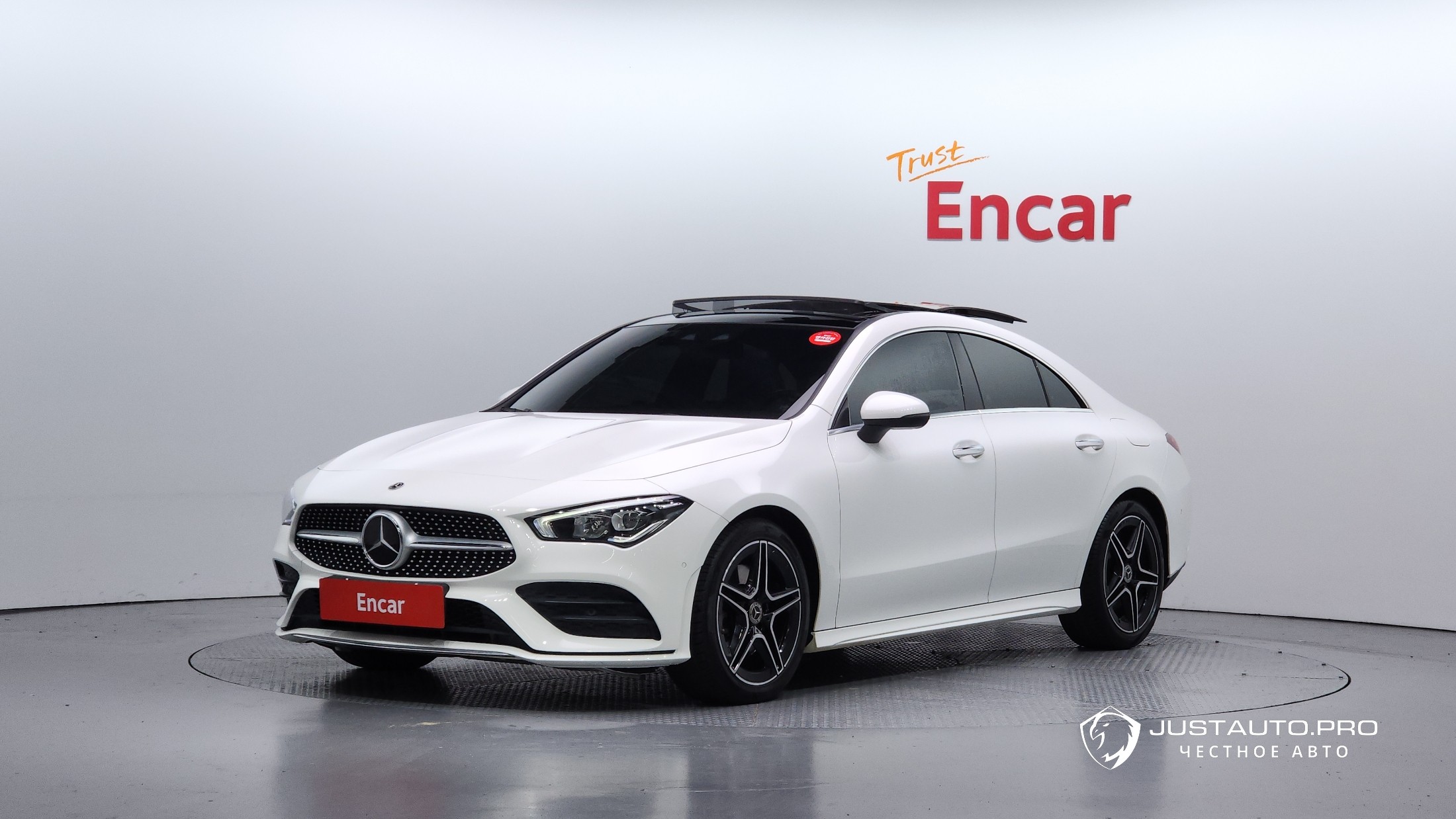 Автомобиль Mercedes-Benz CLA-Class