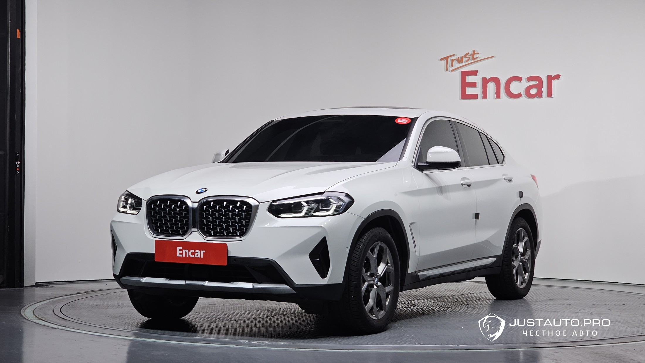 Автомобиль BMW X4