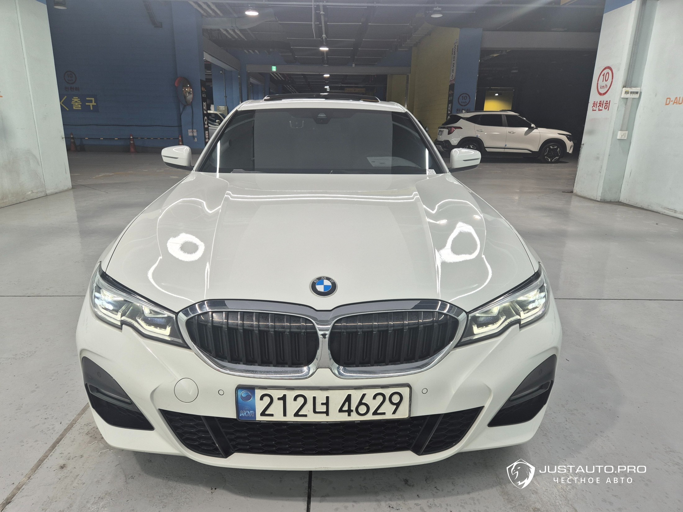 Автомобиль BMW 3-Series