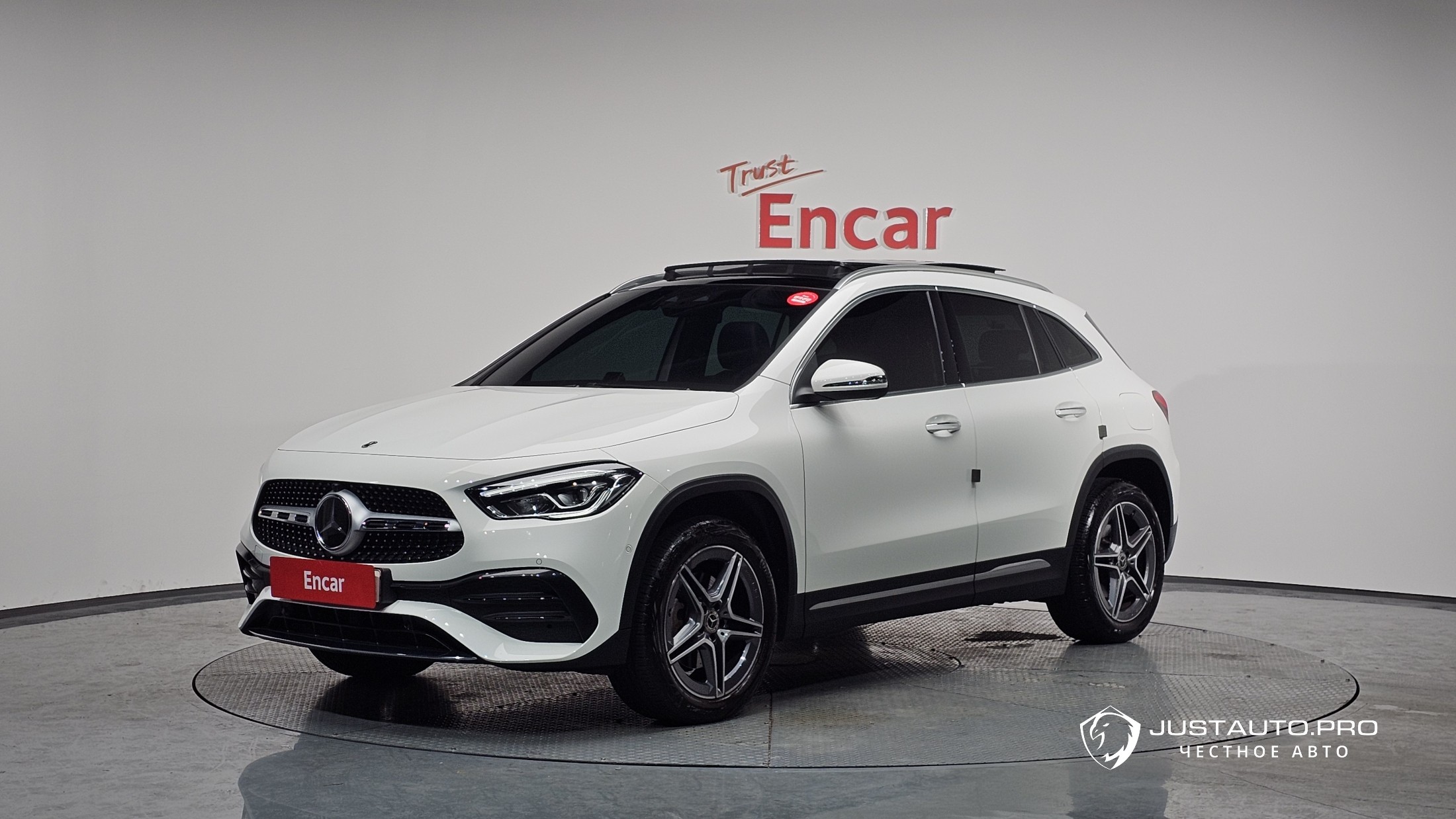 Автомобиль Mercedes-Benz GLA-Class