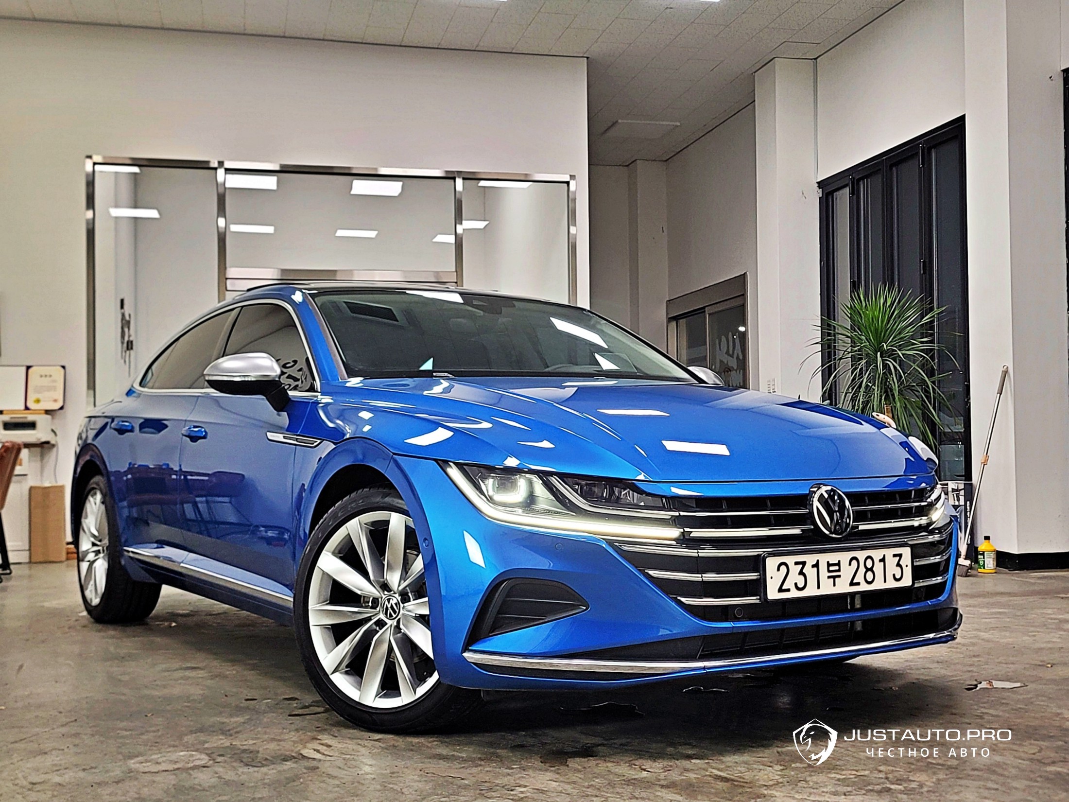 Автомобиль Volkswagen Arteon