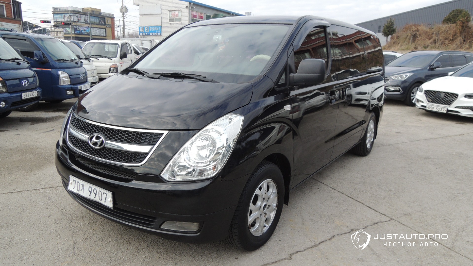 Автомобиль Hyundai Starex
