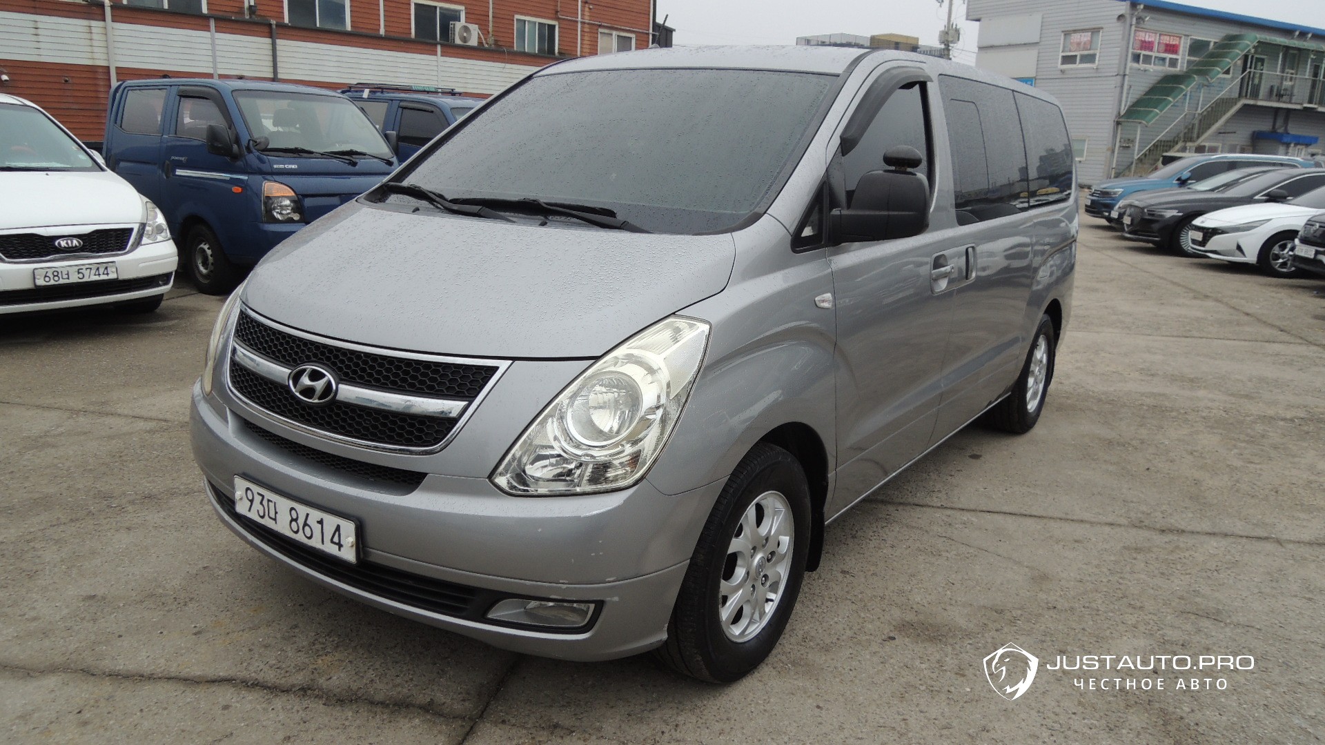 Автомобиль Hyundai Starex