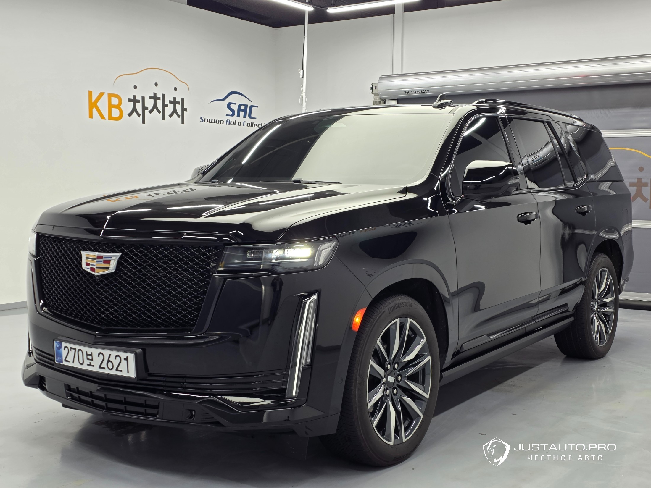 Автомобиль Cadillac Escalade