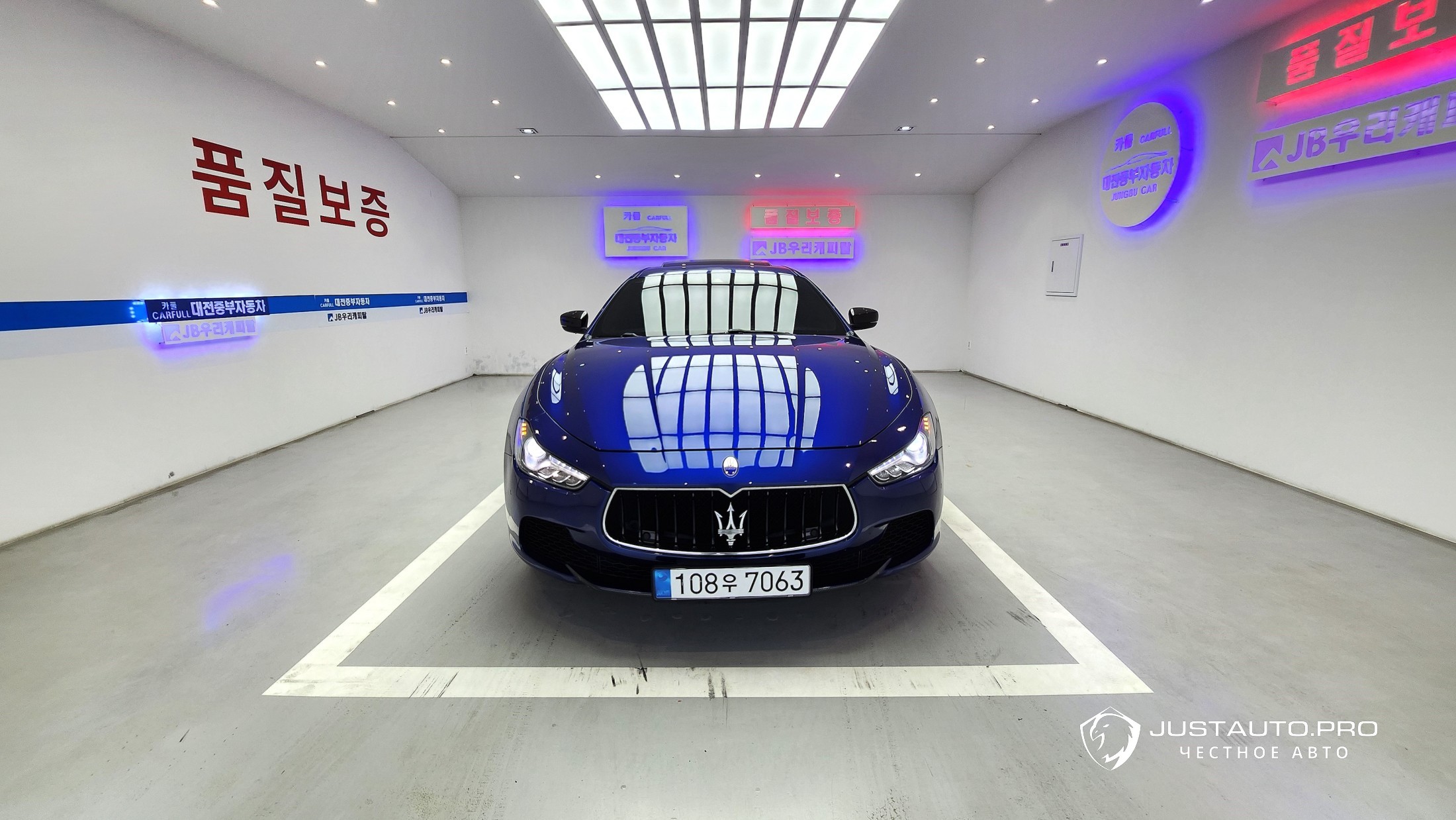 Автомобиль Maserati Ghibli