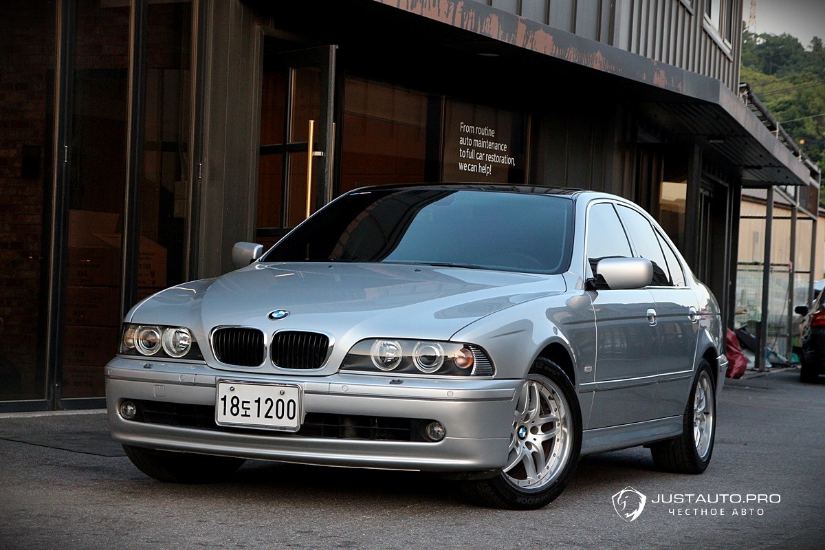 Автомобиль BMW 5-Series