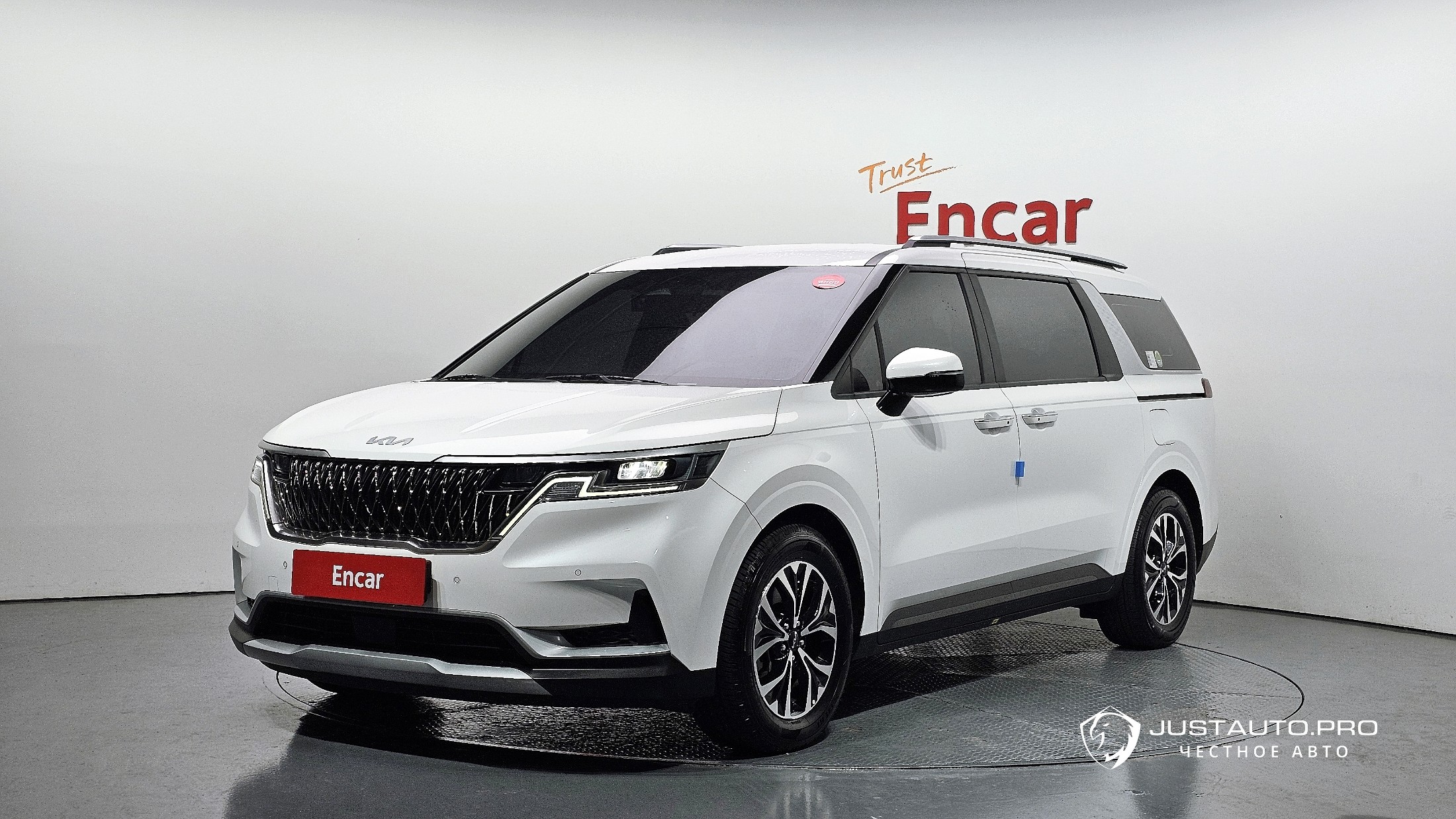 Автомобиль Kia Canival