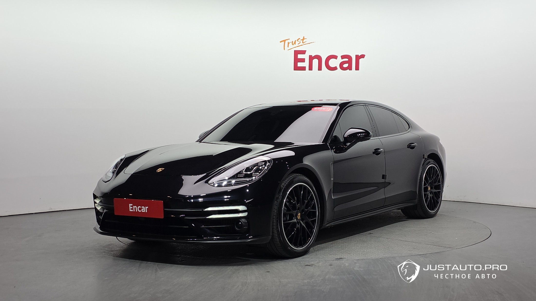 Автомобиль Porsche Panamera