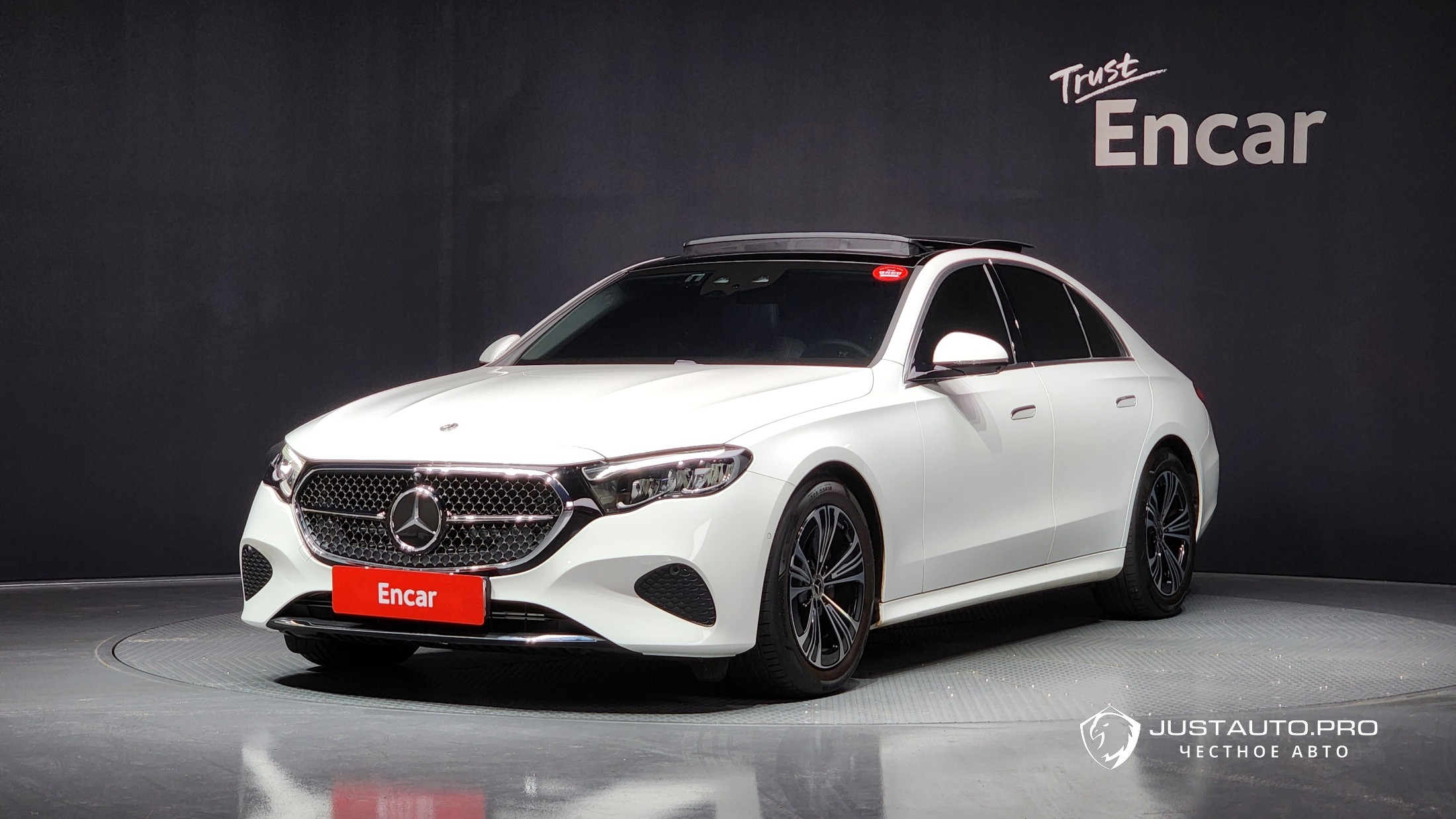 Автомобиль Mercedes-Benz E-Class