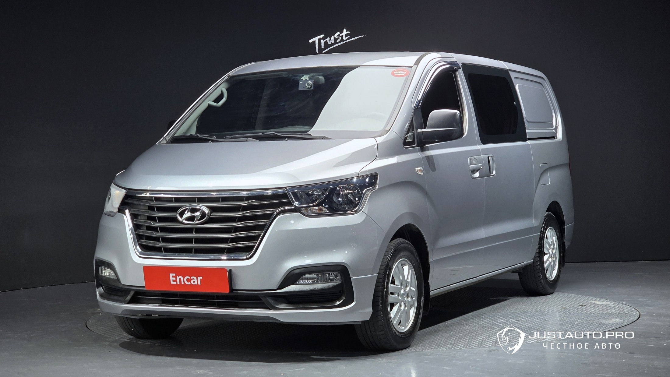 Автомобиль Hyundai Starex