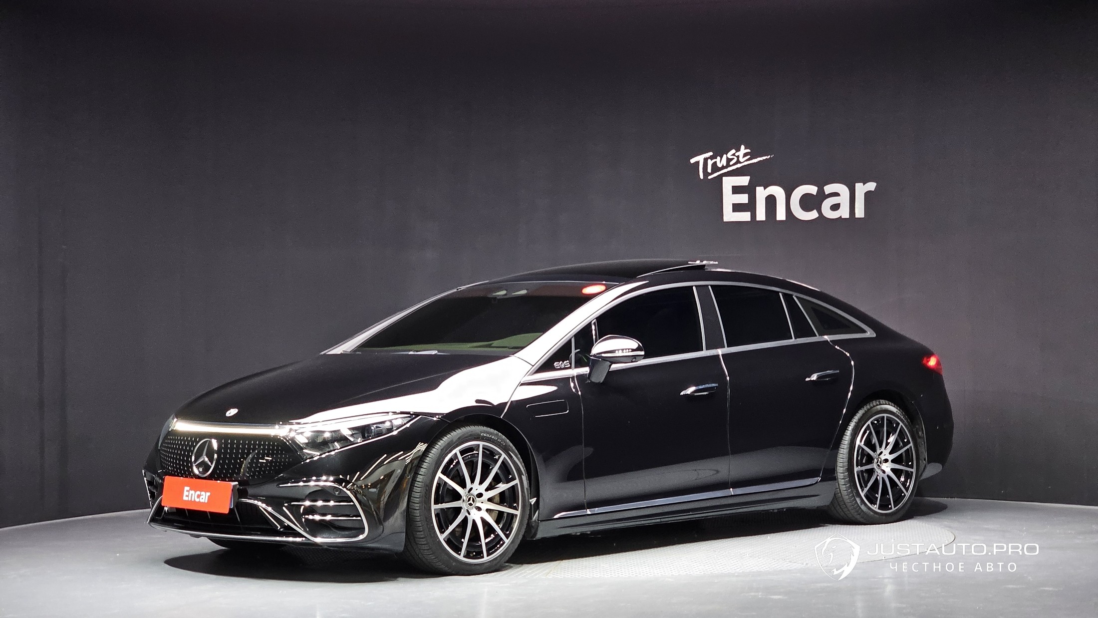 Автомобиль Mercedes-Benz EQS