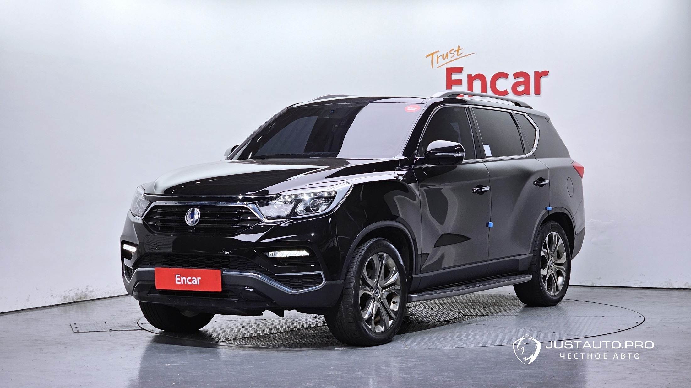 Автомобиль KG_Mobility_Ssangyong Rexton