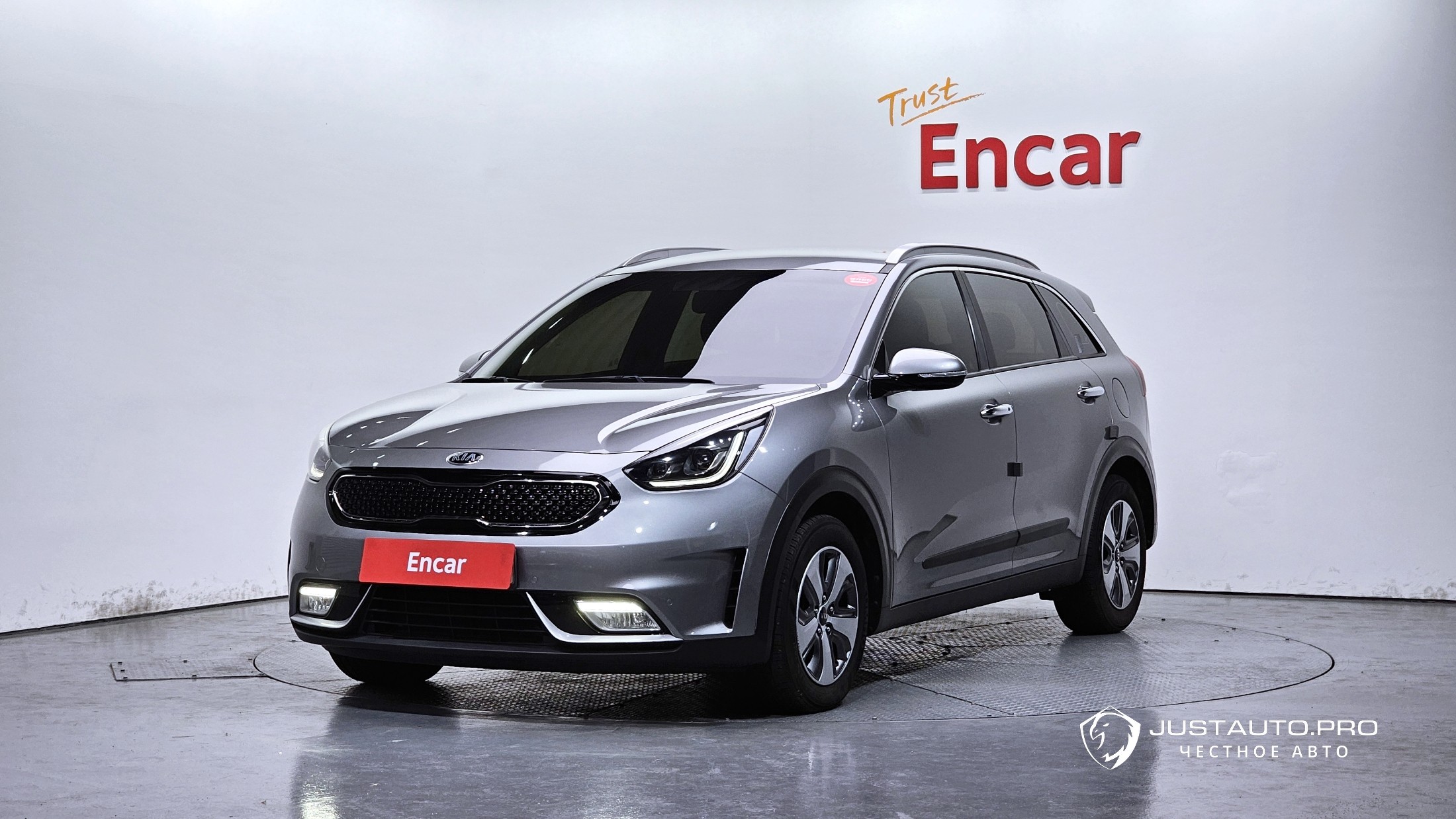 Автомобиль Kia Niro