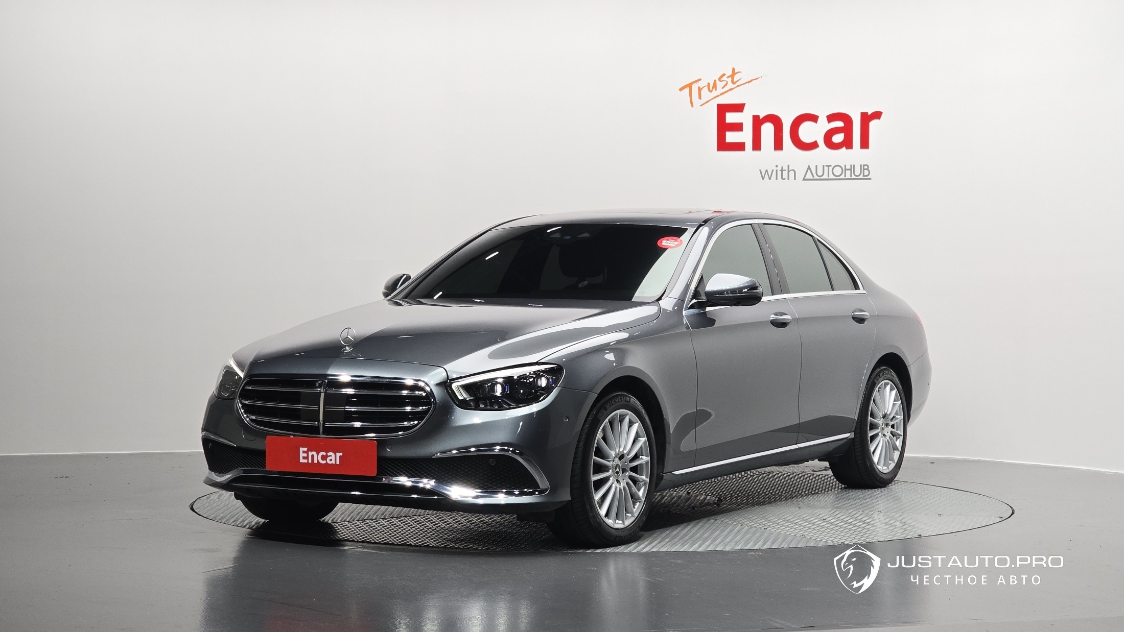 Автомобиль Mercedes-Benz E-Class