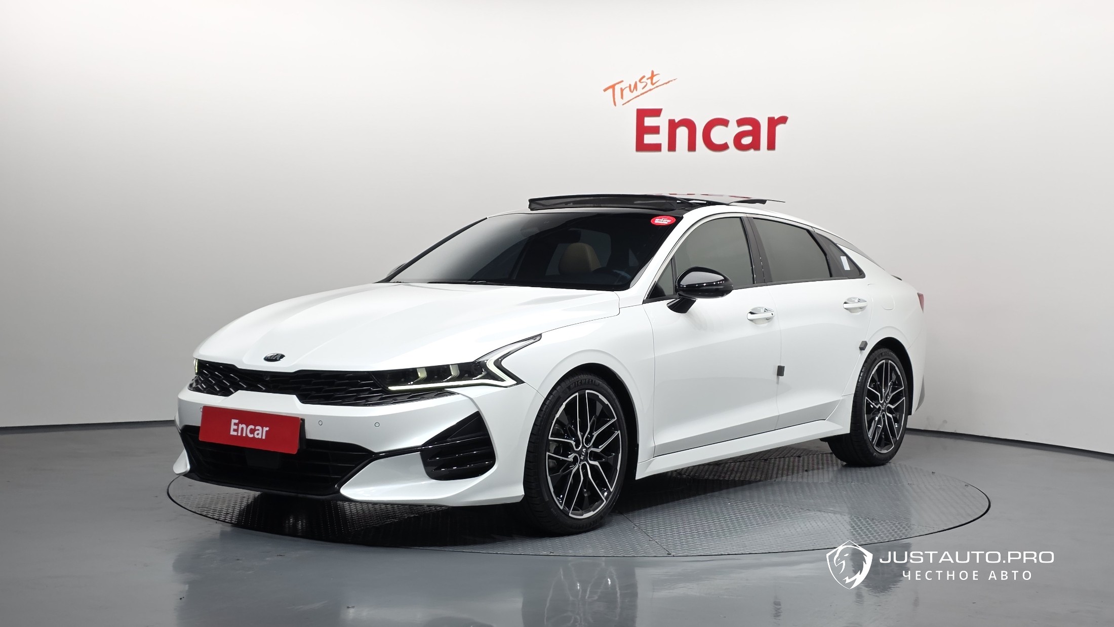 Автомобиль Kia K5