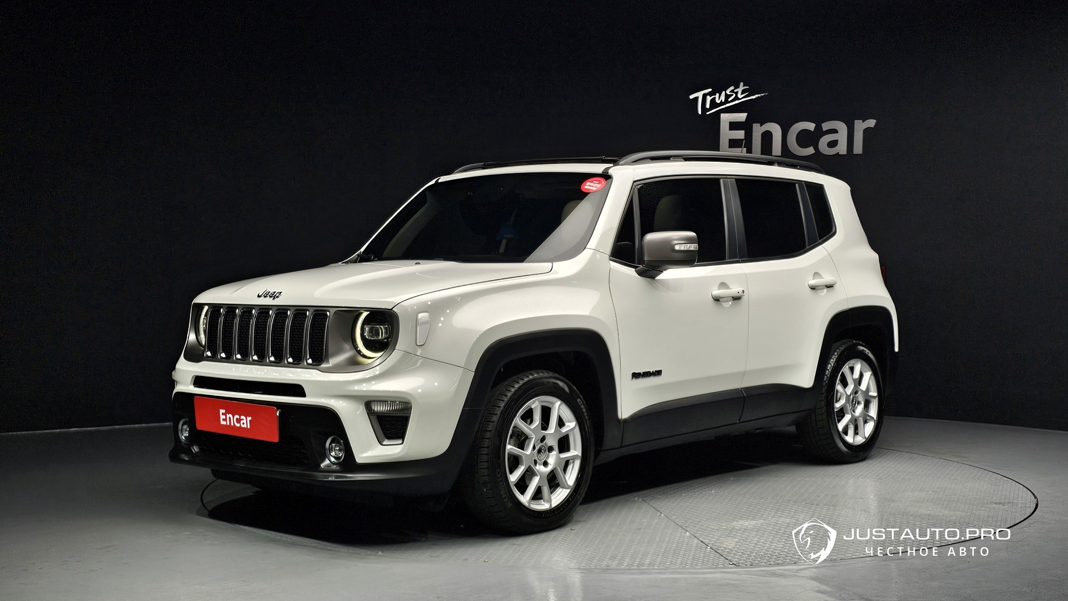 Автомобиль Jeep Renegade