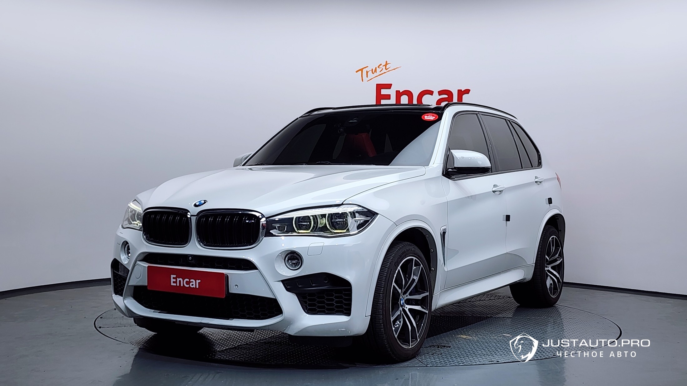 Автомобиль BMW X5M