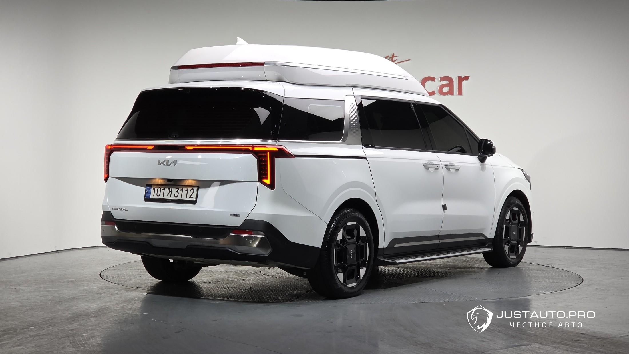 Автомобиль Kia Canival