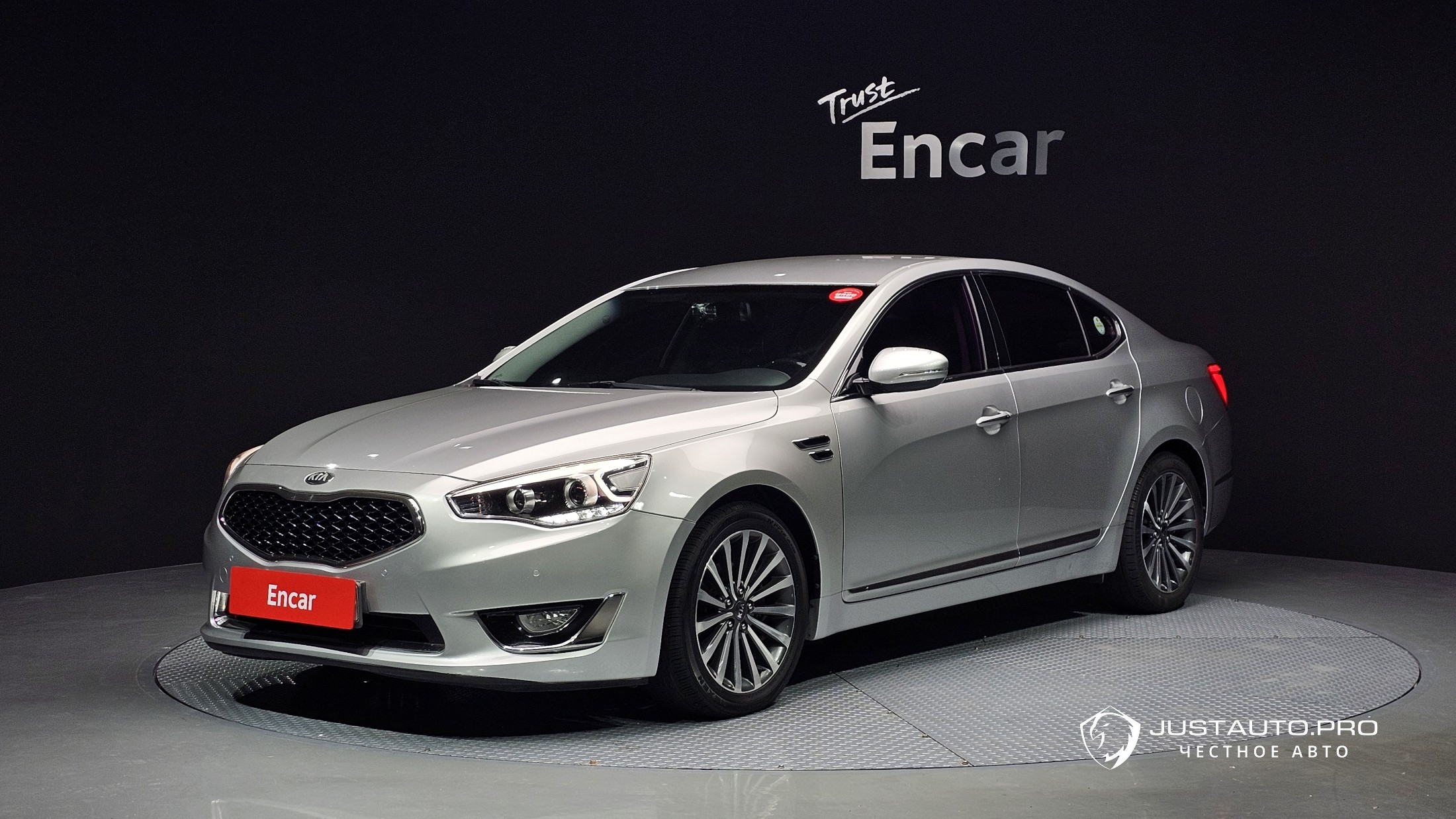 Автомобиль Kia K7