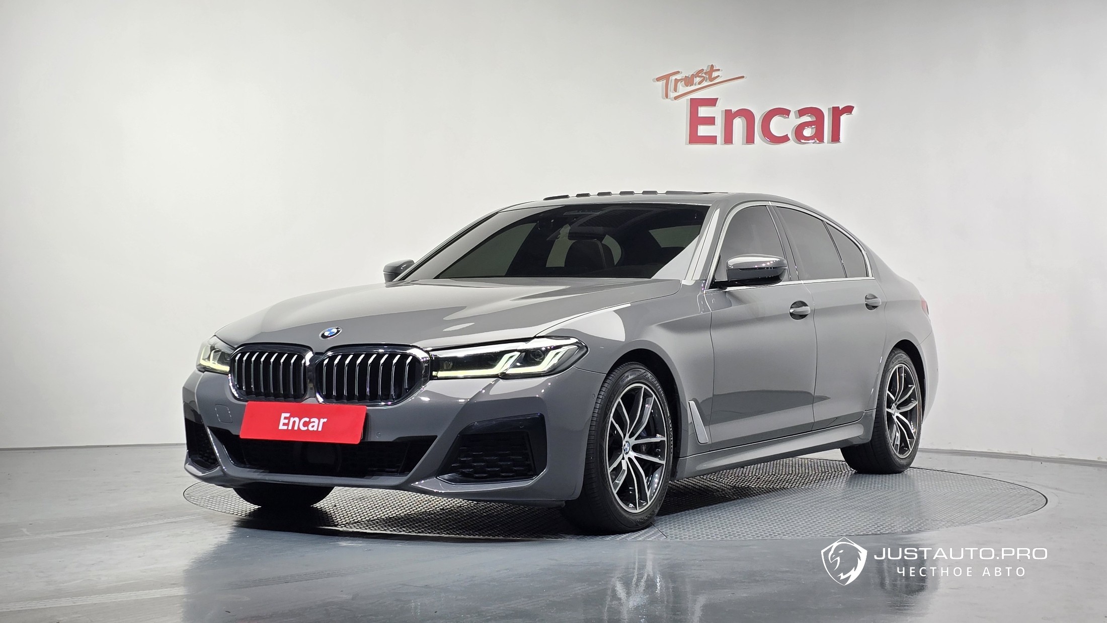 Автомобиль BMW 5-Series