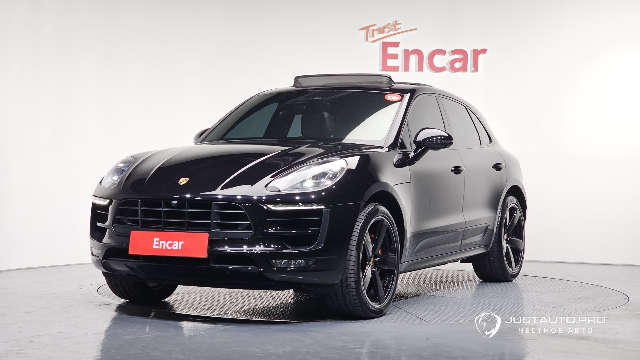 Автомобиль Porsche Macan
