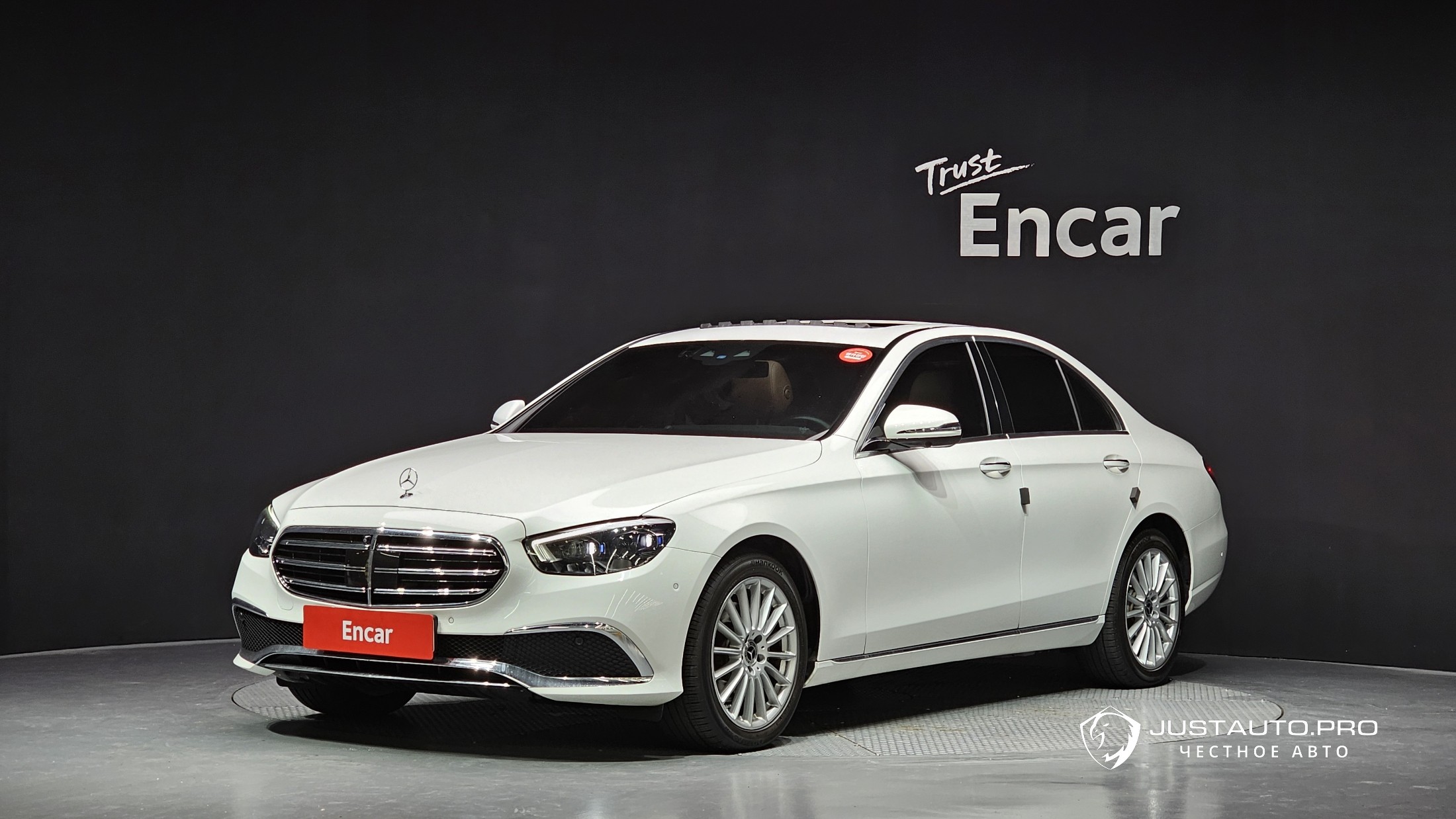 Автомобиль Mercedes-Benz E-Class