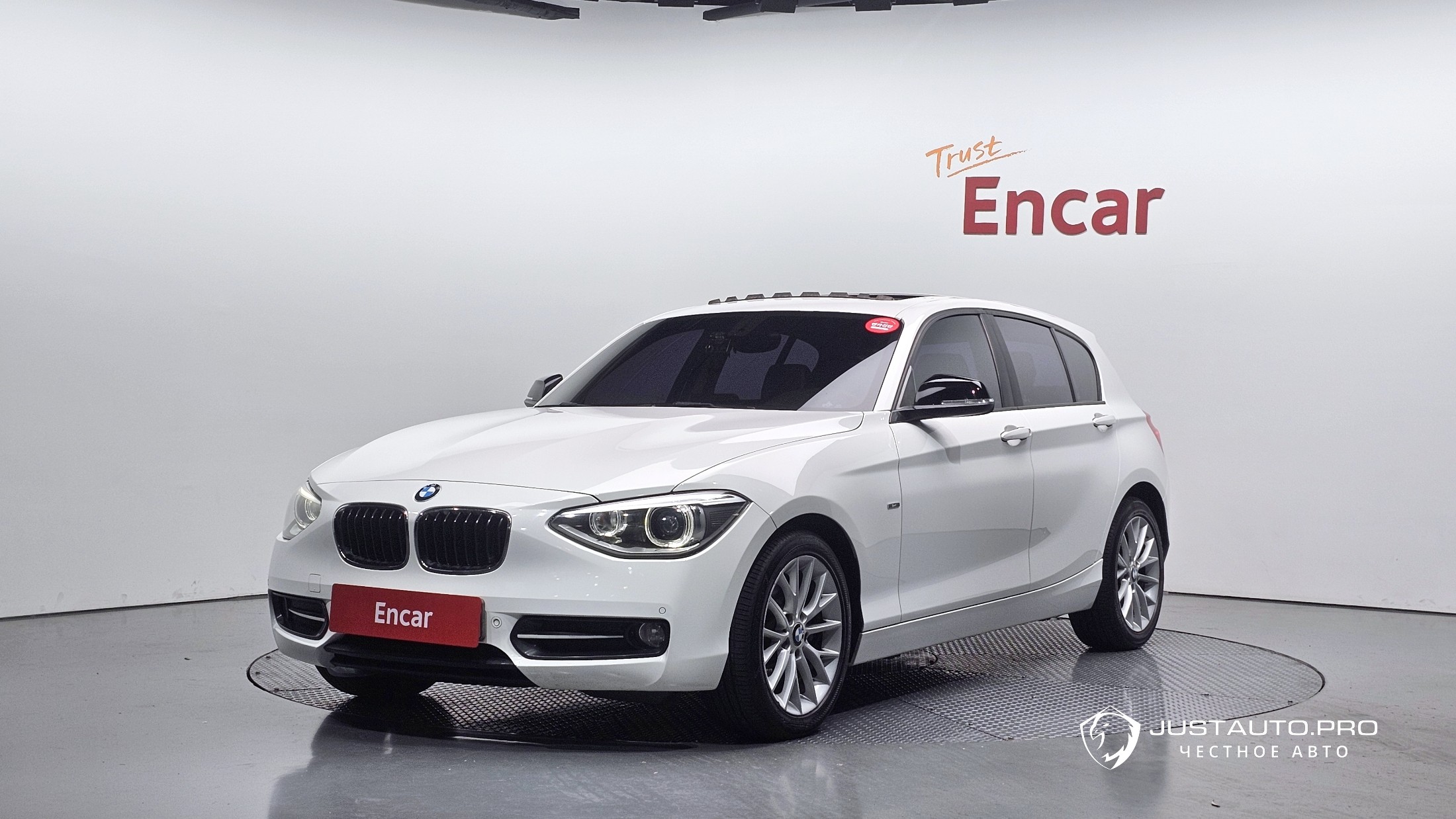 Автомобиль BMW 1-Series