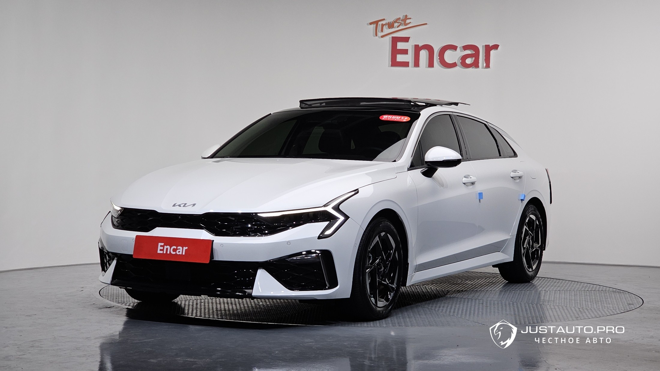 Автомобиль Kia K5