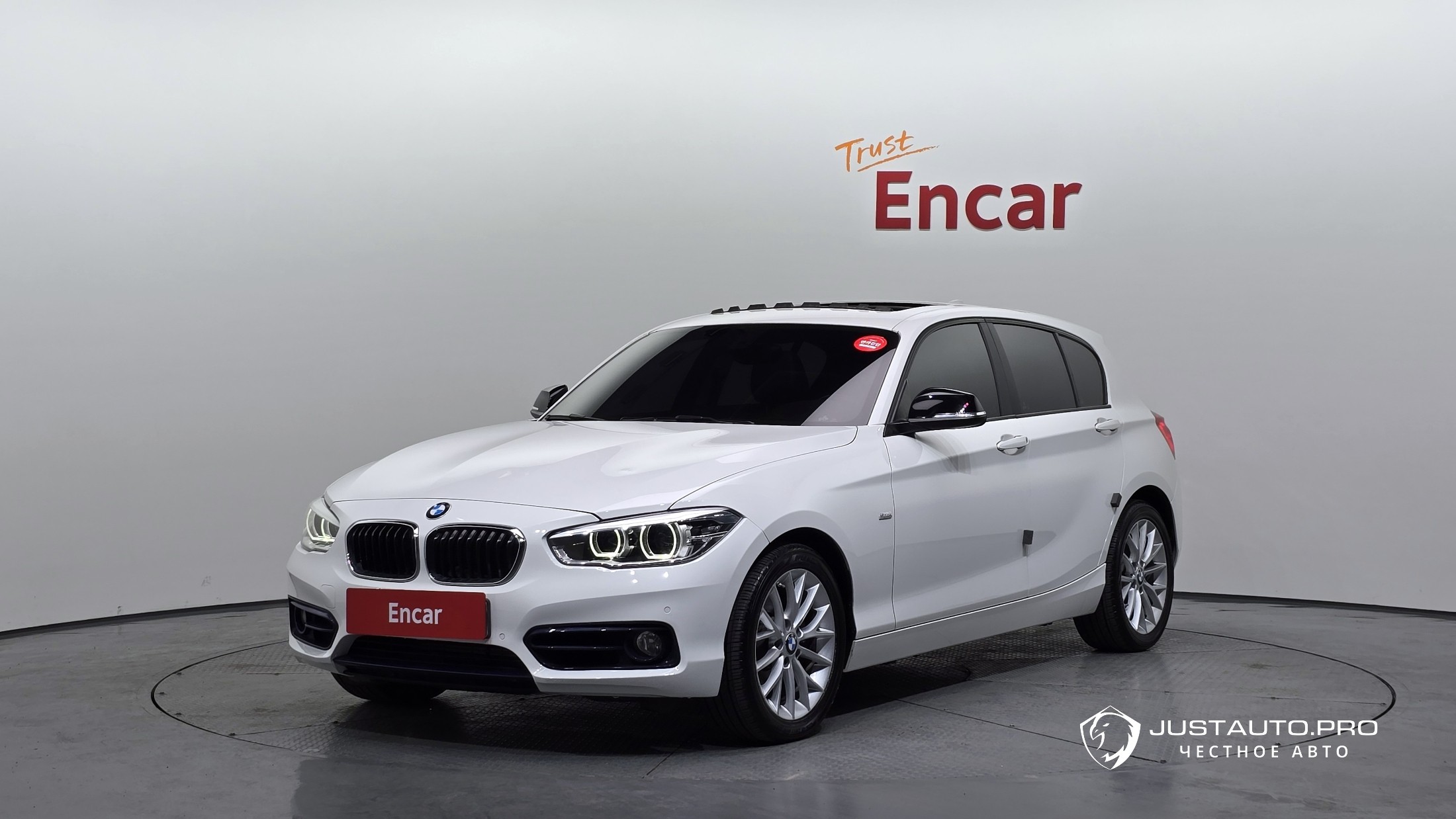 Автомобиль BMW 1-Series