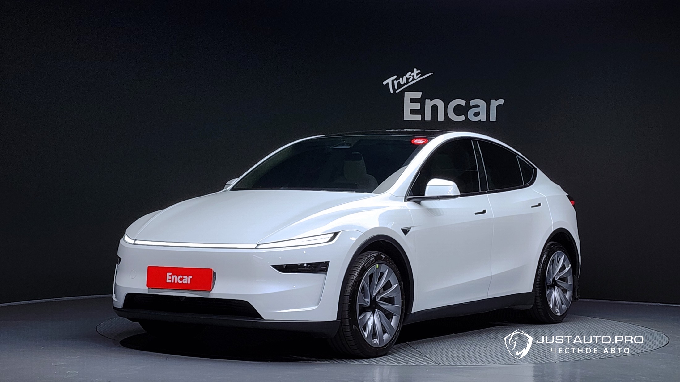 Автомобиль Tesla Model Y