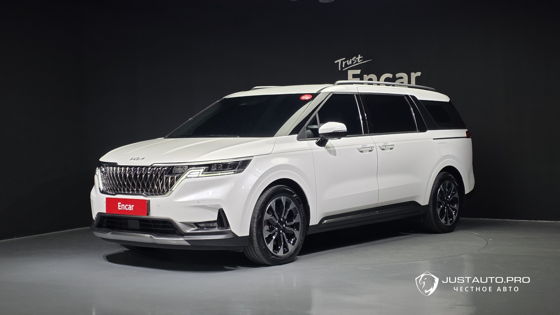 Автомобиль Kia Canival