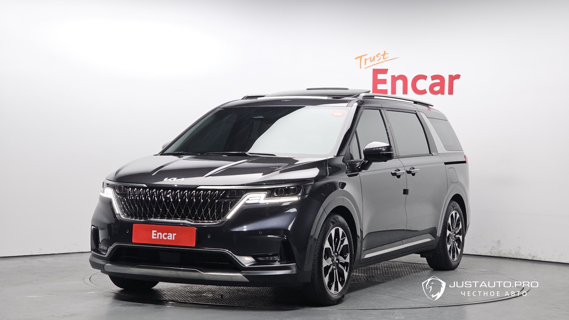 Автомобиль Kia Canival