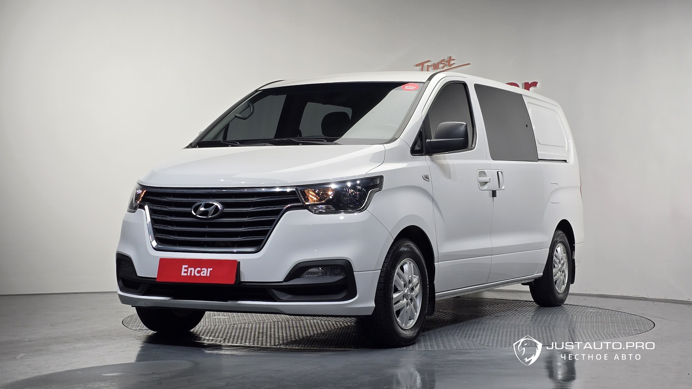 Автомобиль Hyundai Starex